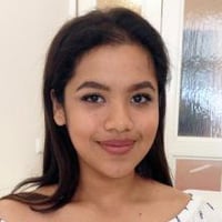 Farah Sungkar, business student